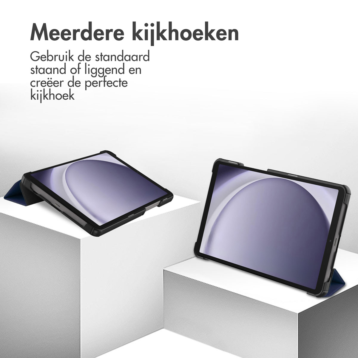 Zwei Tablets in schwarzen Hüllen werden auf weißen Plattformen gezeigt. Der Text lautet auf Niederländisch 'Mehrere Betrachtungswinkel'.