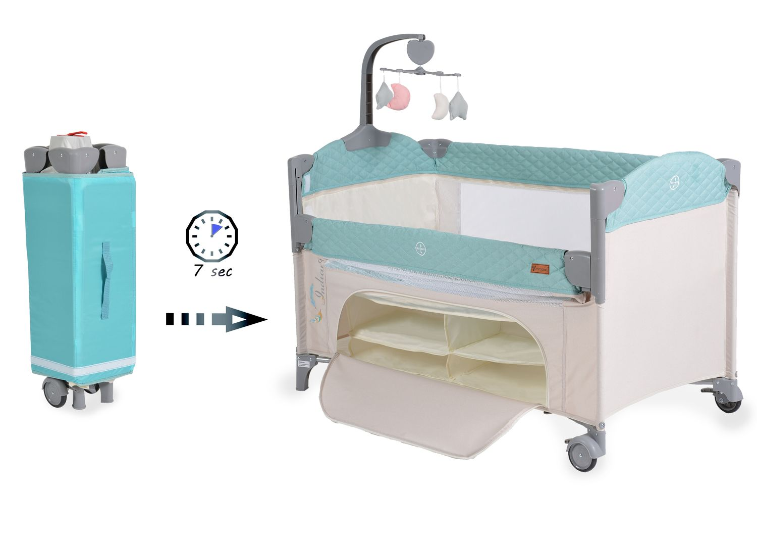 Ein Babybett in Türkis und Beige mit Mobile. Das Bett wird gefaltet und entfaltet gezeigt, mit einem Timer, der 7 Sekunden anzeigt.