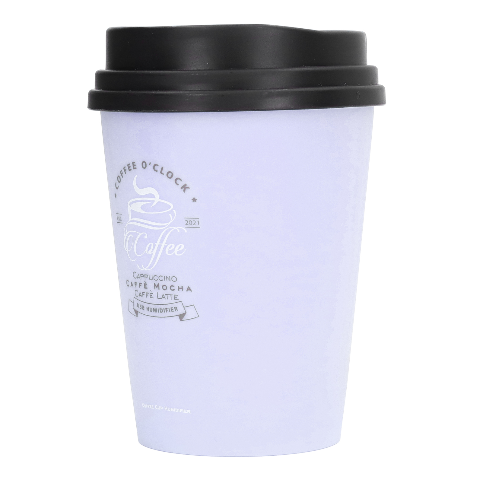 Ein weißer Kaffeebecher mit schwarzem Deckel. Er hat ein Kaffeelogo und Text darauf.