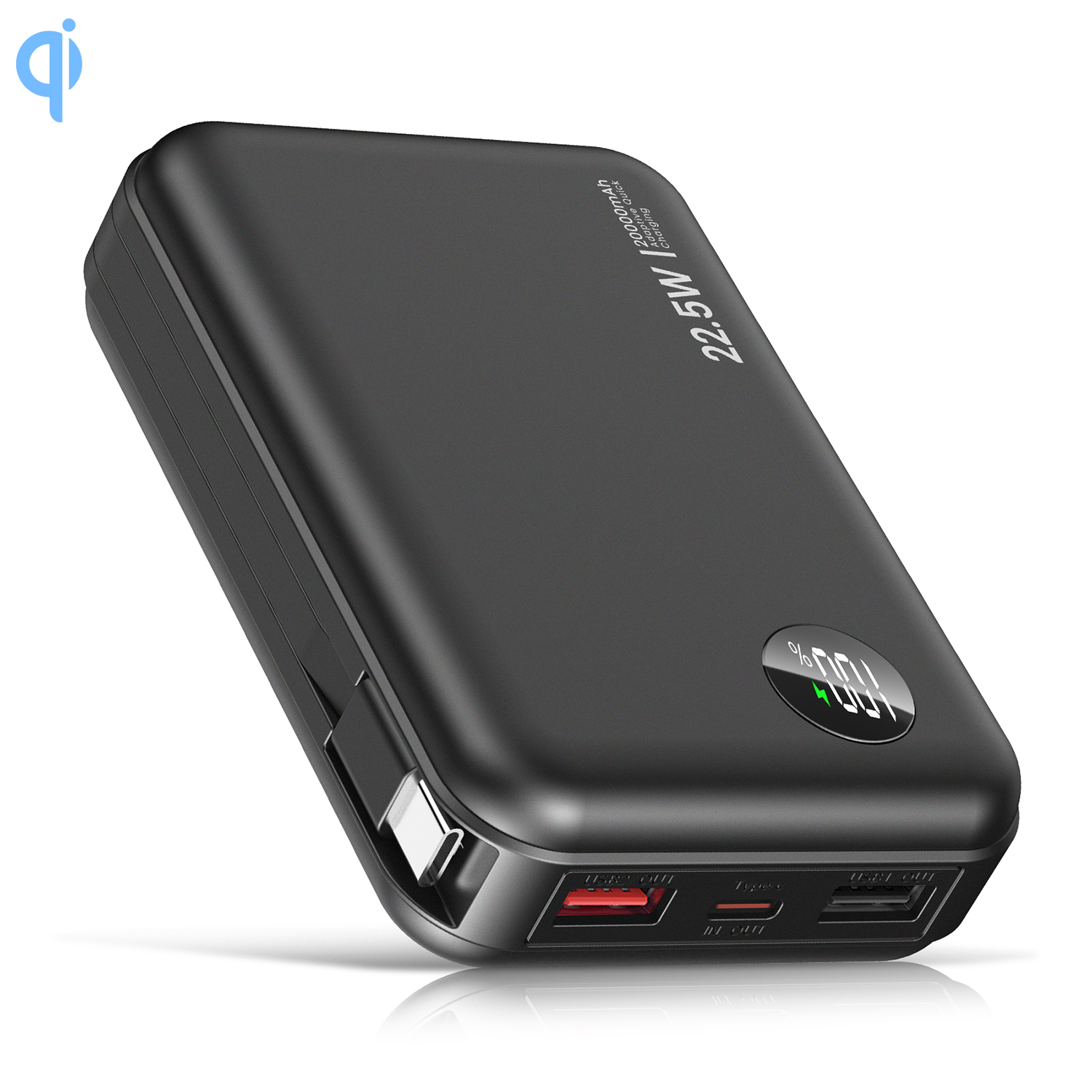 Un power bank nero con display digitale che mostra il 100%. Ha porte USB e testo che indica le specifiche di ricarica.