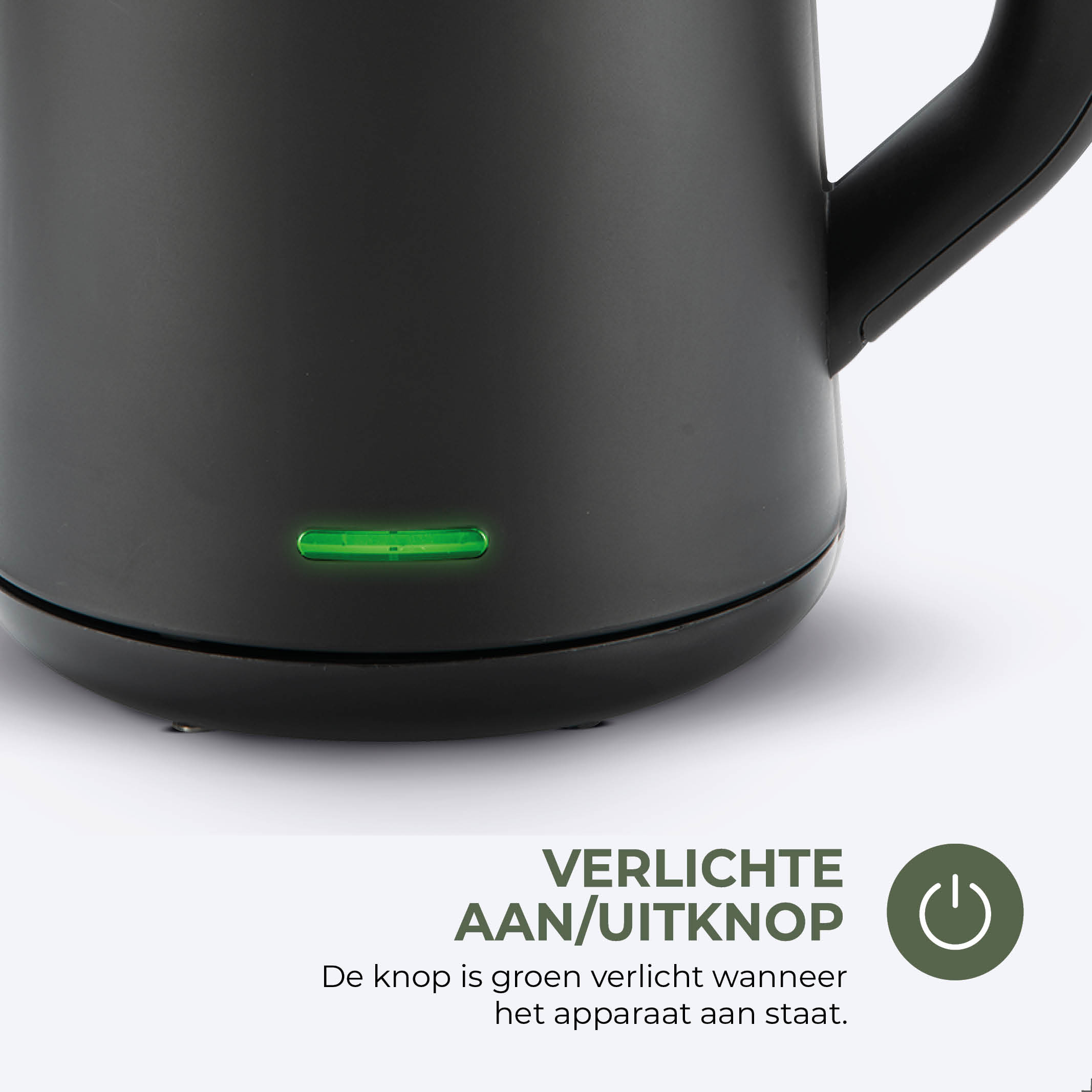 Zwarte waterkoker met een groen verlichte aan/uit-knop. De tekst zegt dat de knop groen oplicht bij inschakeling.