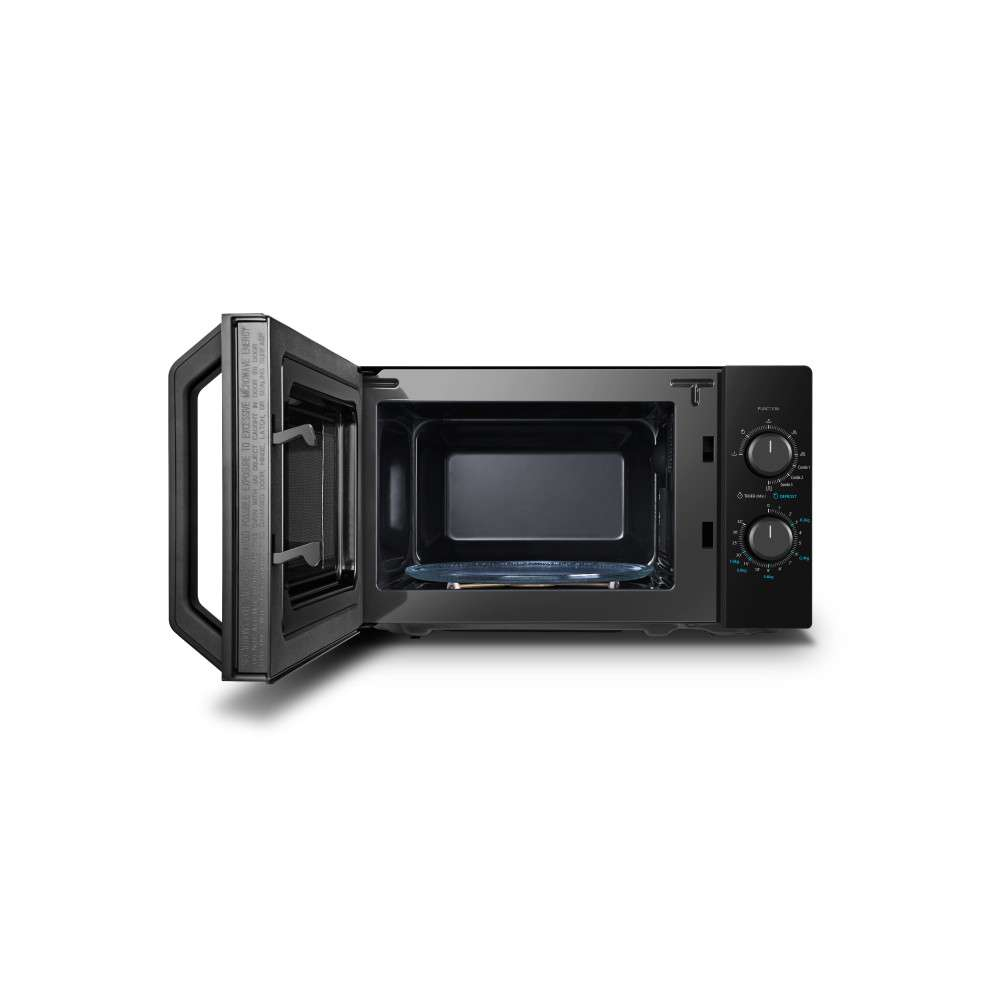 Czarna kuchenka mikrofalowa z otwartymi drzwiami, pokazująca wnętrze i pokrętła sterowania po prawej stronie. Drzwi są po lewej.