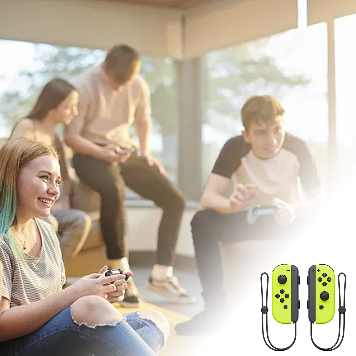 Junge Leute spielen Videospiele. Zwei neongrüne Controller in der Ecke. Menschen lächeln und interagieren.