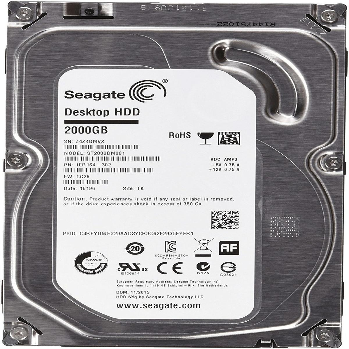 HDD Seagate Desktop 2000GB. Cassa in metallo argentato con etichetta. Testo include modello e numero di serie.