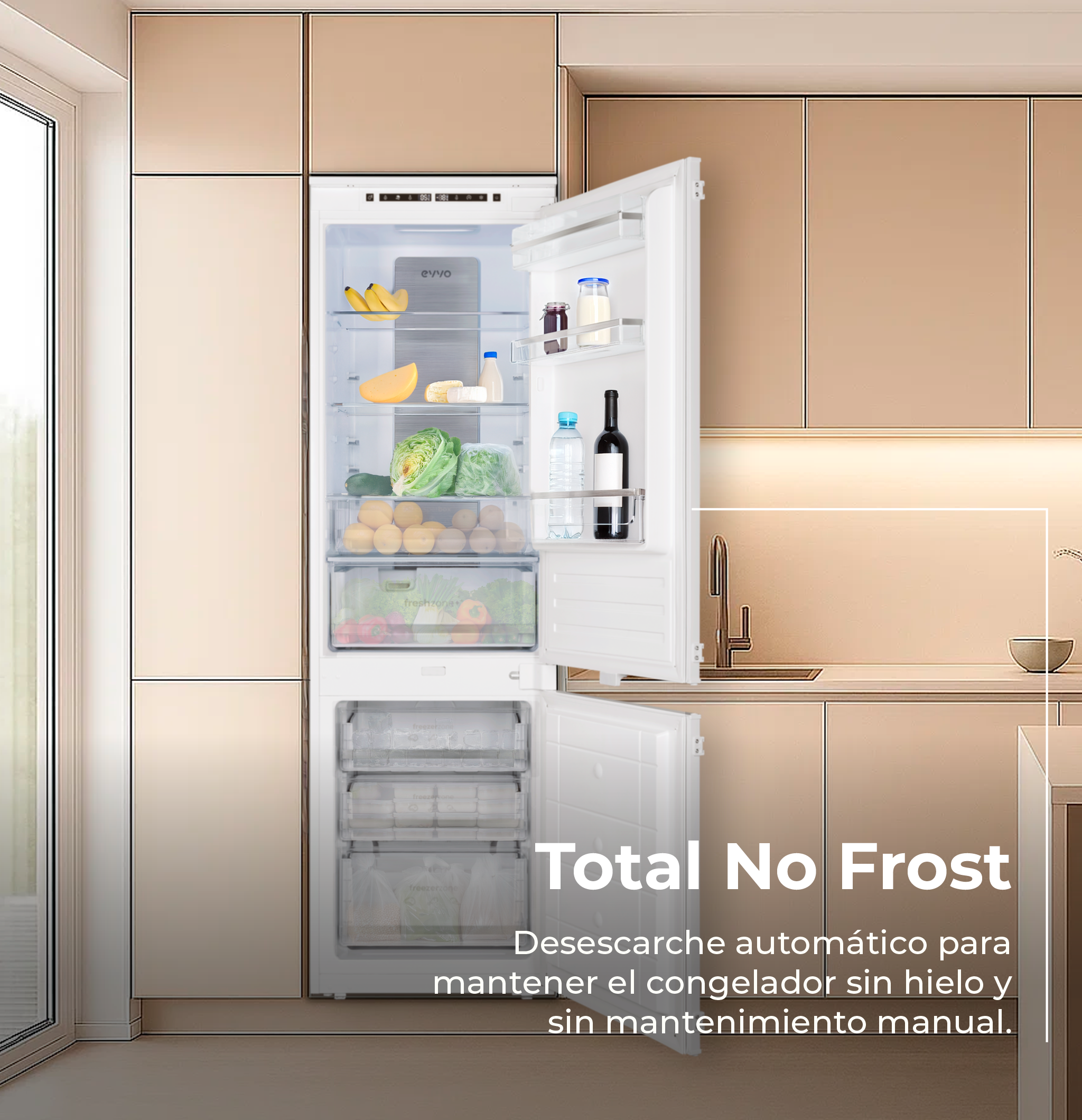 Refrigerador abierto lleno de frutas, verduras y bebidas. El refrigerador está en una cocina moderna, con gabinetes de madera.