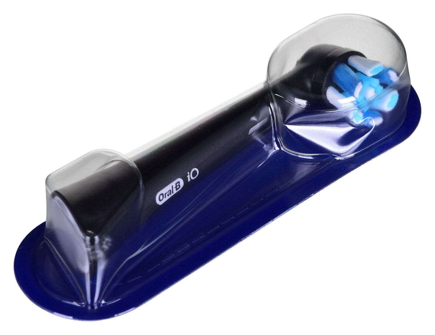 Główka szczoteczki Oral-B iO w niebieskim opakowaniu. Główka jest czarna z niebieskim i białym włosiem, w przezroczystej plastikowej osłonie.
