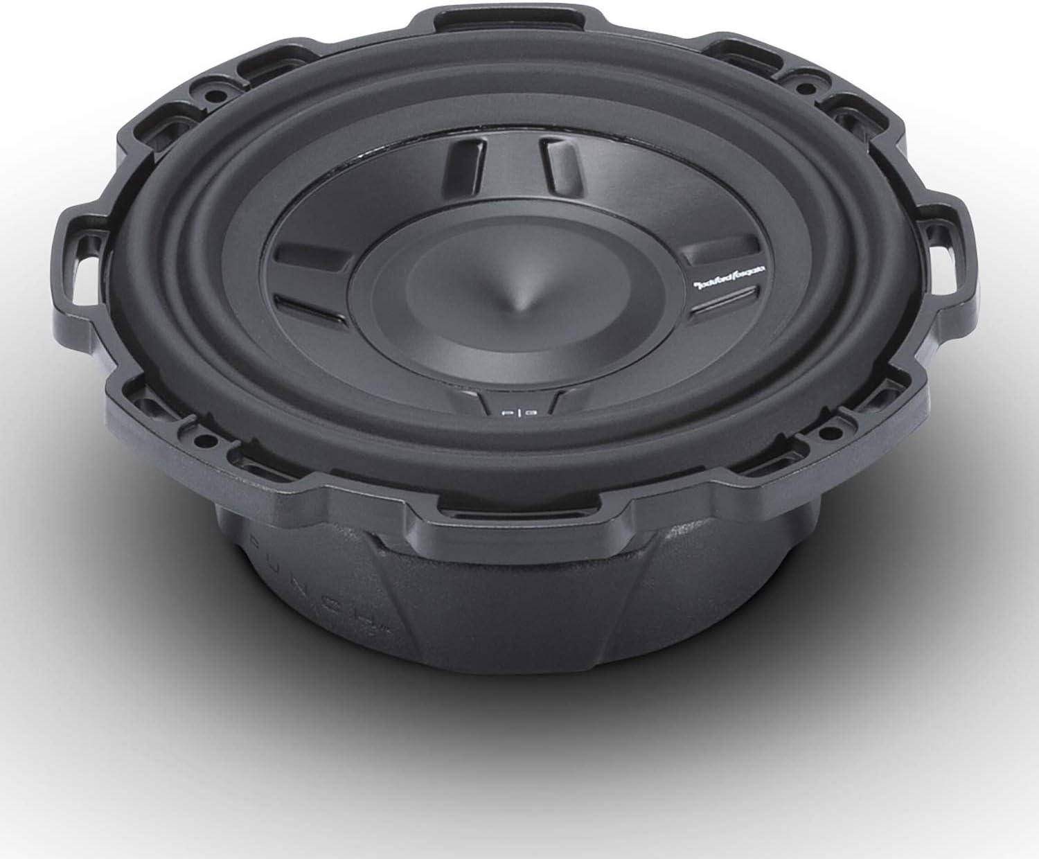 Ein schwarzer Subwoofer mit kegelförmiger Mitte. Der Lautsprecher befindet sich in einem schwarzen Rahmen, der Hintergrund ist weiß.