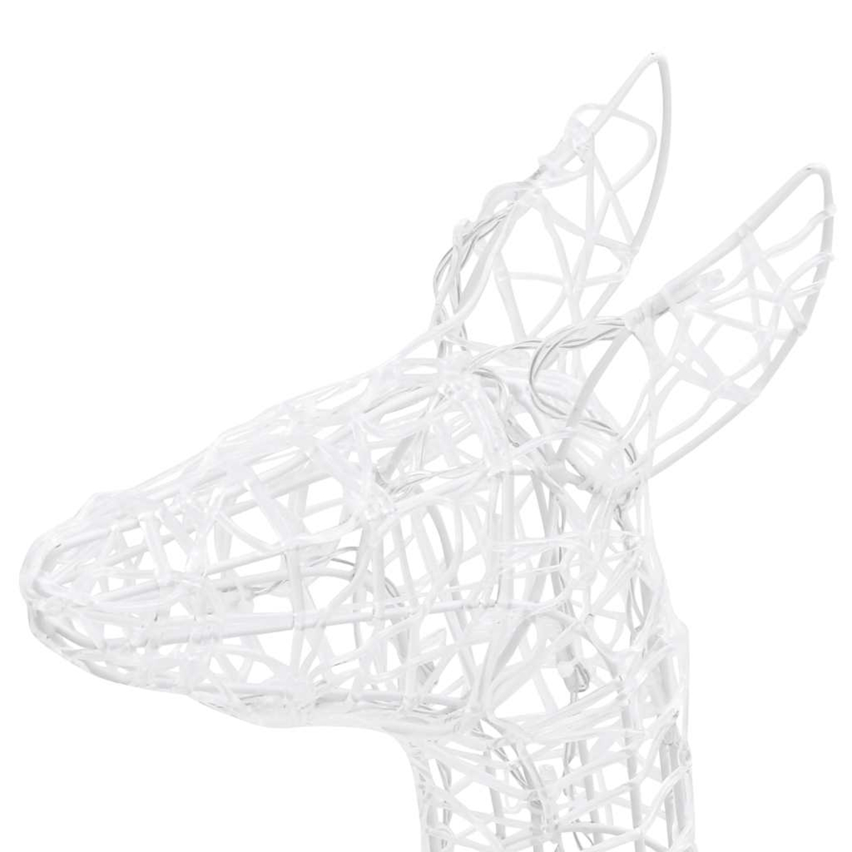 Eine weiße Hirschskulptur aus miteinander verbundenen Linien. Die Skulptur befindet sich vor einem weißen Hintergrund, Kopf und Geweih sind sichtbar.