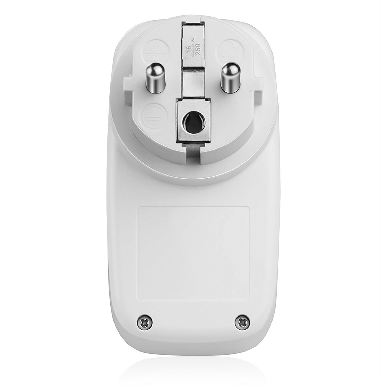 Un adaptador de enchufe europeo blanco. Tiene dos clavijas y una clavija de tierra. El cuerpo es blanco con una placa rectangular y dos tornillos.