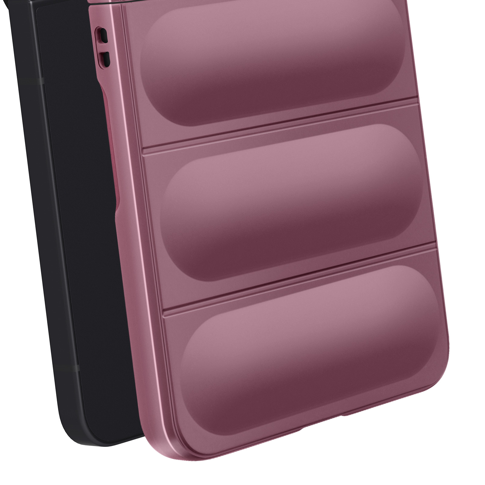 Close-up van twee telefoonhoesjes. Eén zwart, de andere roze met een gestructureerd, rechthoekig ontwerp.