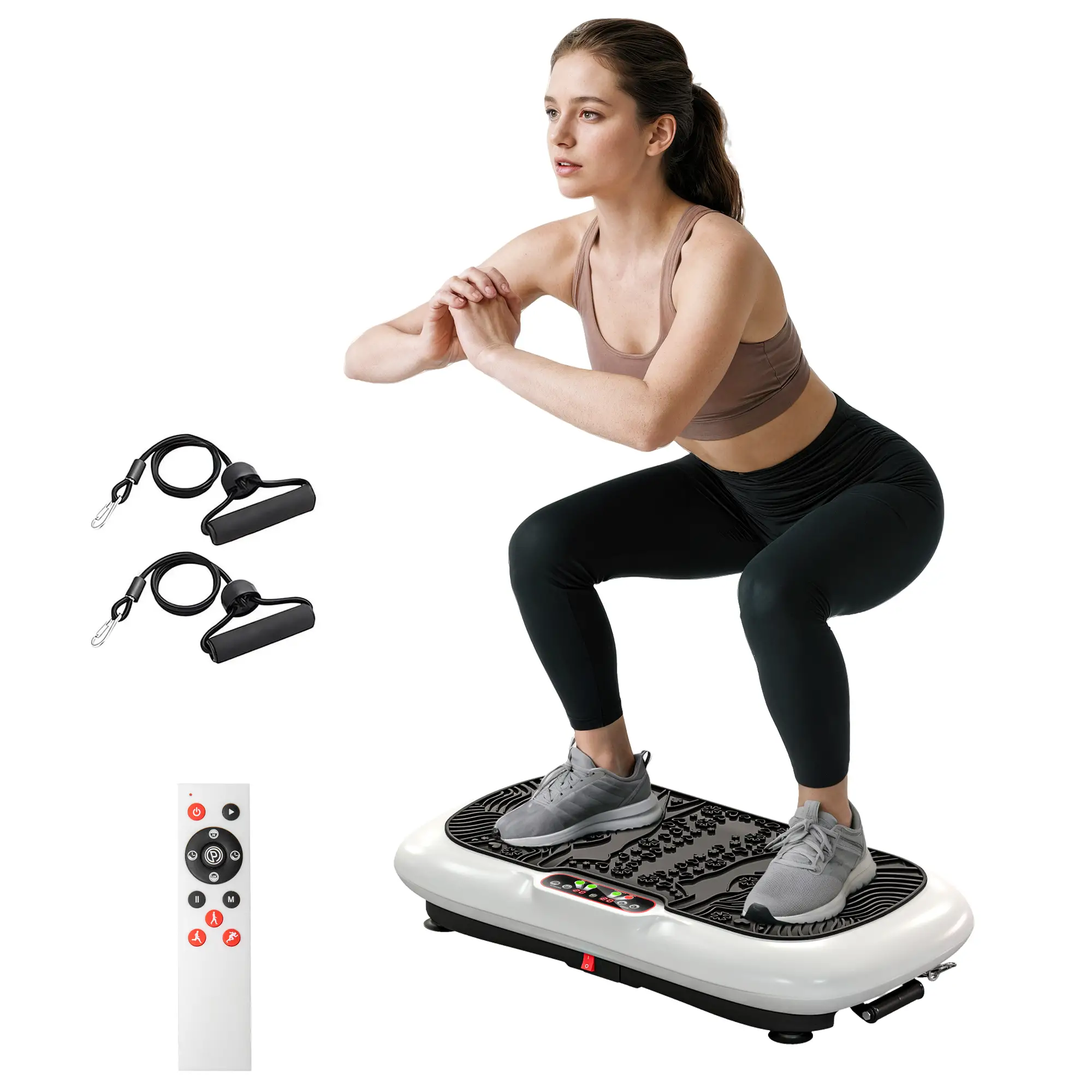 Eine Frau hockt sich auf eine Vibrationsplattform. Zubehör sind Widerstandsbänder und eine Fernbedienung. Weißer Hintergrund.