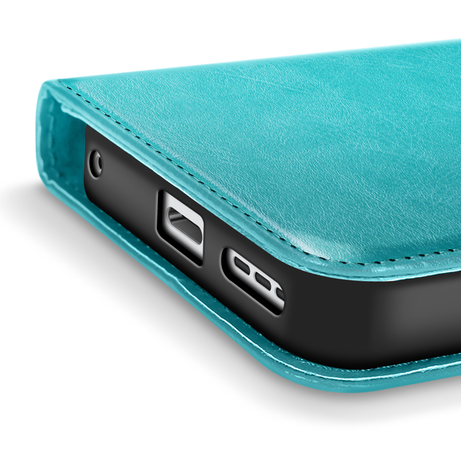 Close-up van een teal telefoonhoesje. Zichtbaar zijn de randen en poorten van een zwarte telefoon, tegen een witte achtergrond.