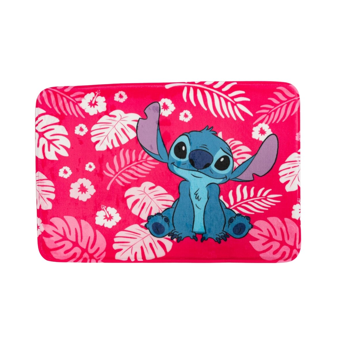 Un tappetino da bagno rettangolare con Stitch. Il tappetino ha un motivo floreale rosa. Stitch è blu con grandi orecchie.