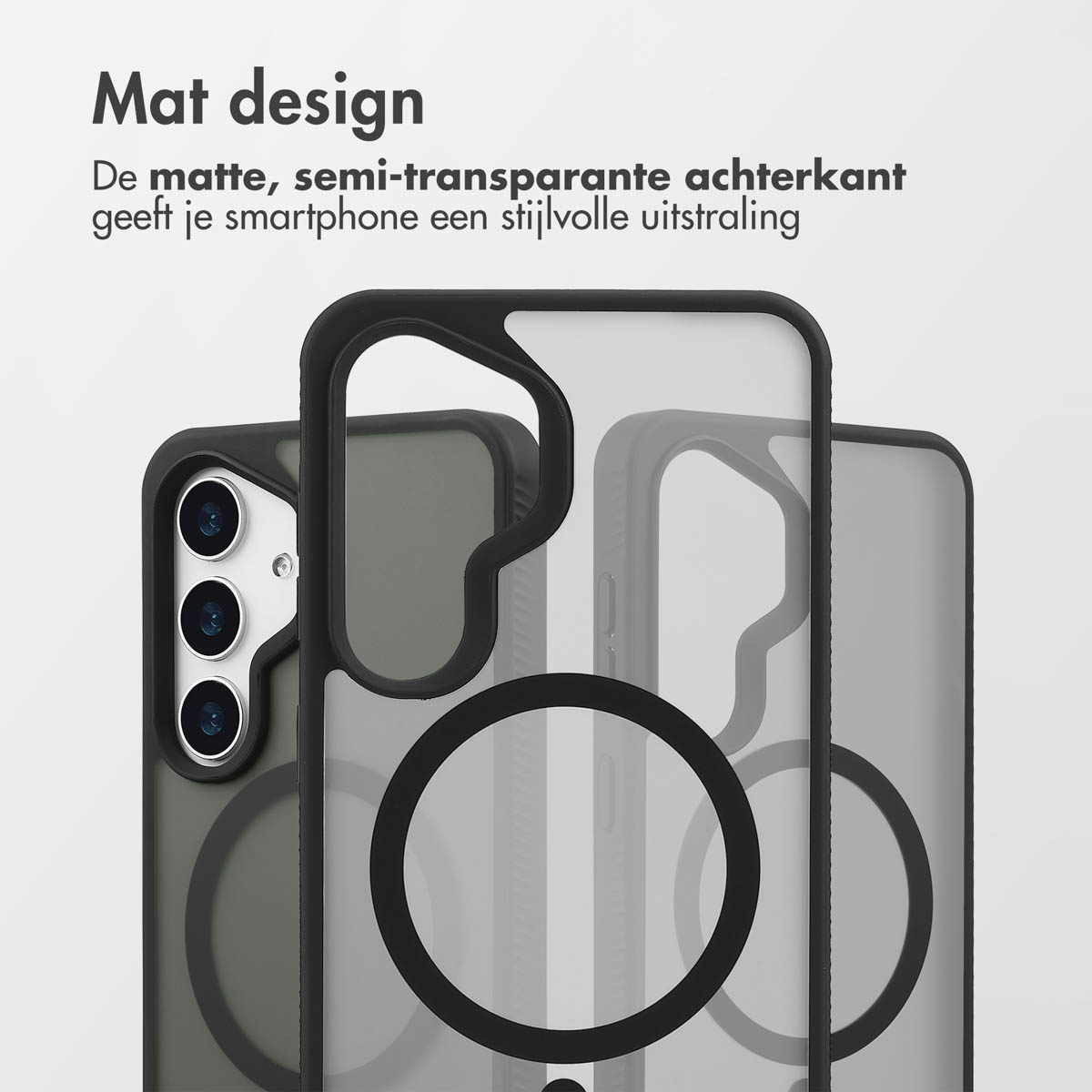 Une coque de téléphone avec un cadre noir et un dos transparent. La coque est sur un fond blanc.