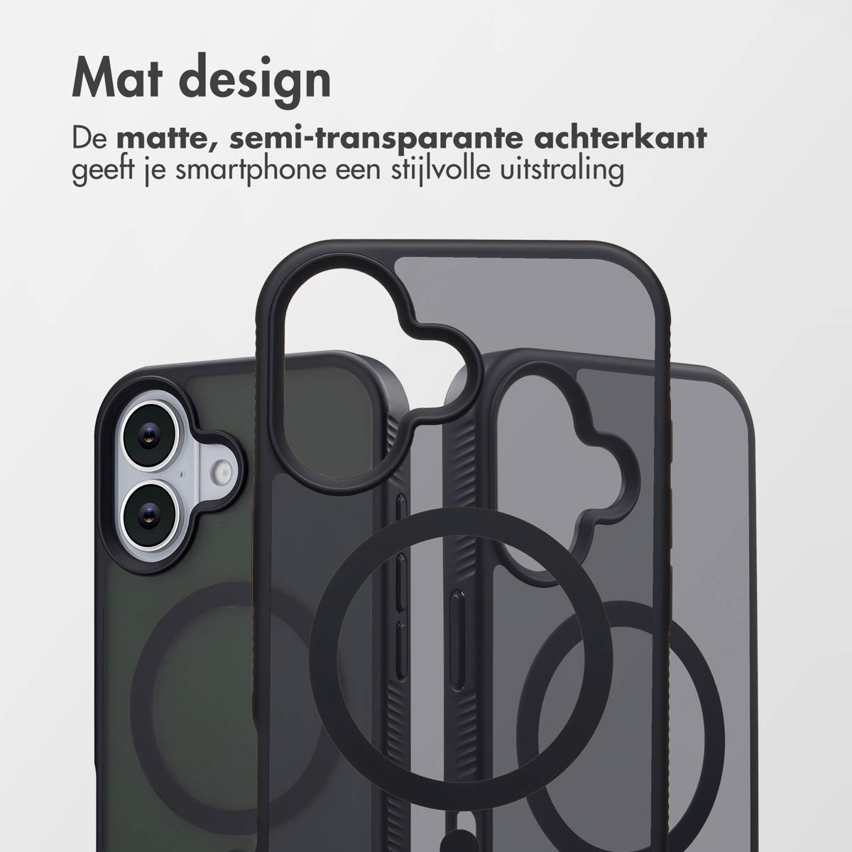 Trois étuis de téléphone, noirs et transparents, sont présentés. Les étuis sont superposés, avec un design mat et semi-transparent.