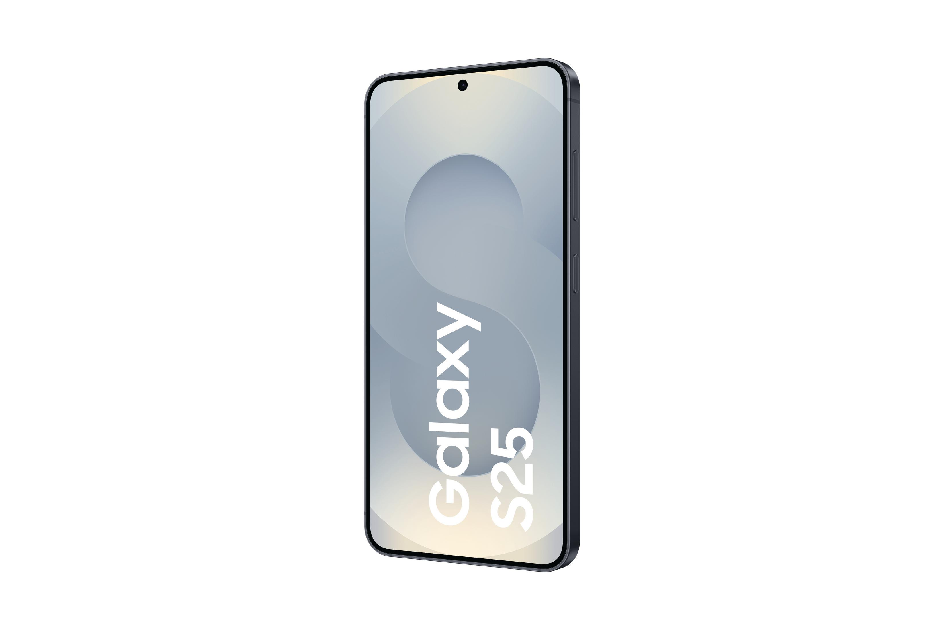 Smartfon Galaxy S25 w czarnej ramce. Ekran ma jasne tło z nazwą telefonu.