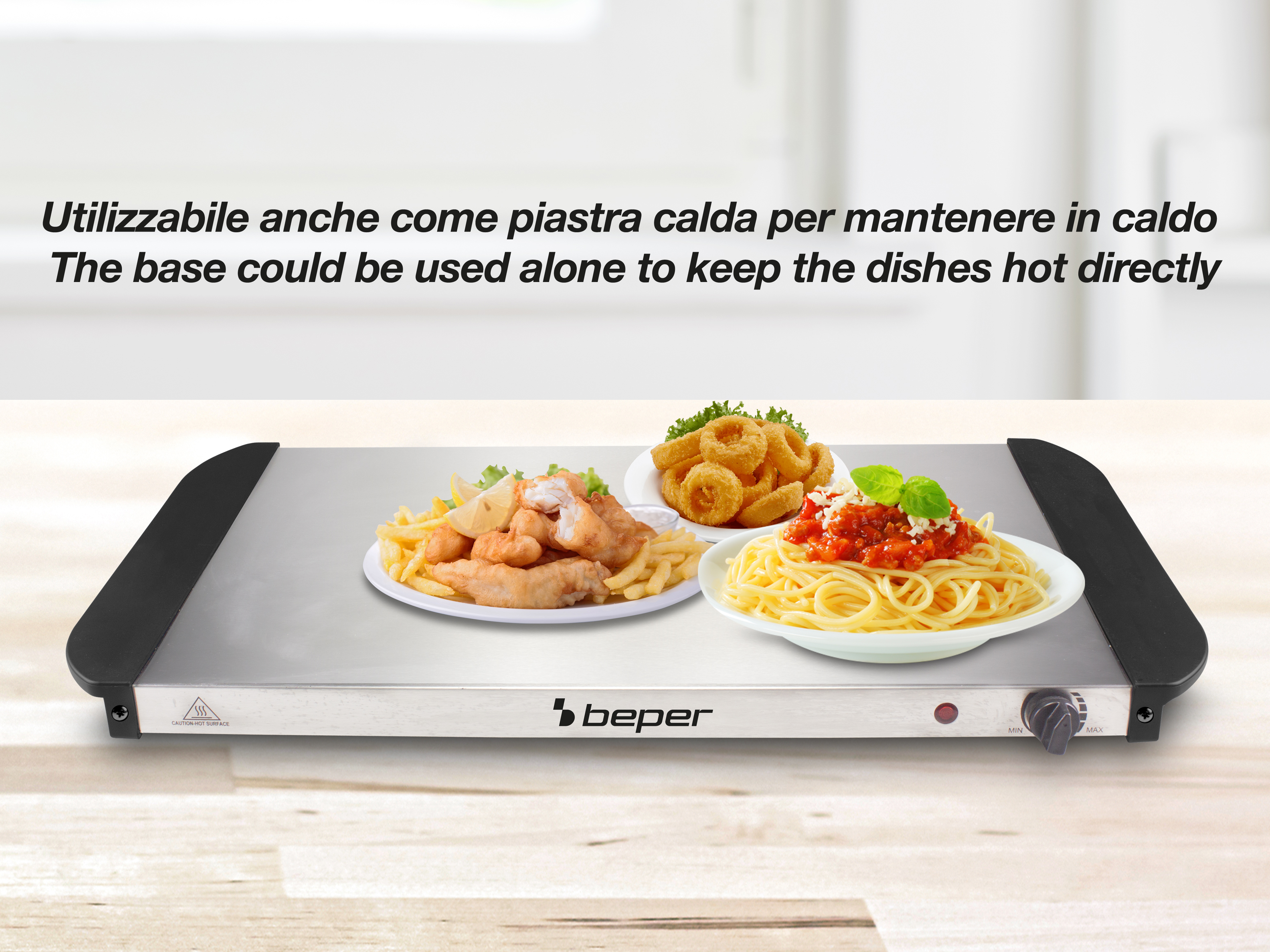 Uno scaldavivande con tre piatti: pesce fritto, anelli di cipolla e spaghetti. Testo in alto.
