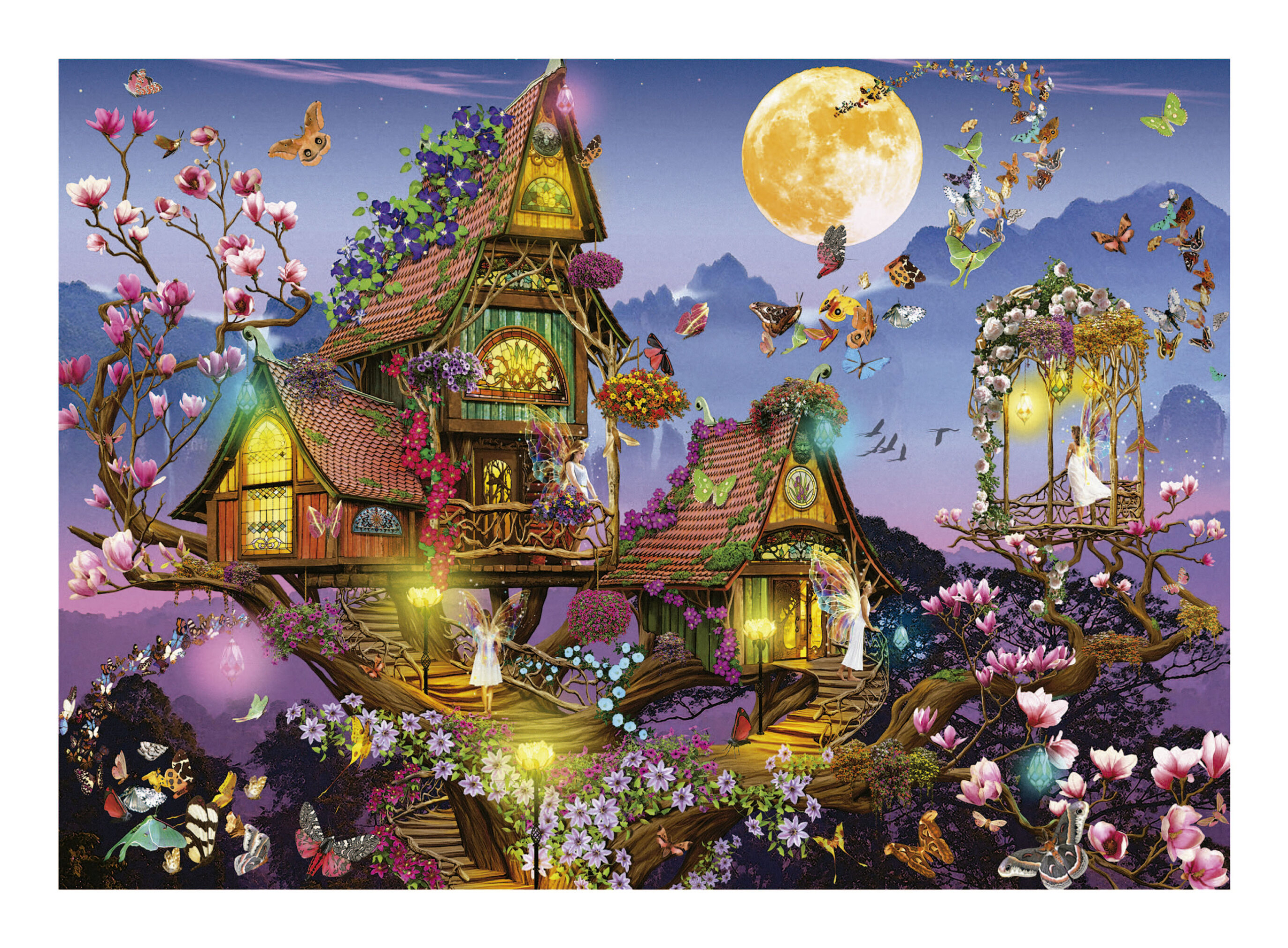 Eine fantastische Baumhaus-Szene mit Feen, Schmetterlingen, einem Vollmond und blühenden Blumen.