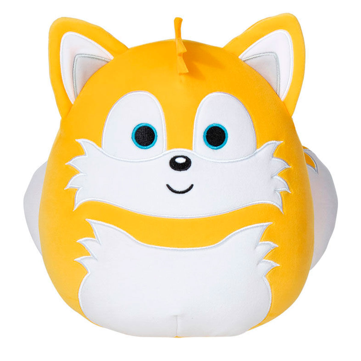 Un peluche de Tails de Sonic the Hedgehog. Tiene pelaje naranja y blanco, ojos azules y dos colas. Está sobre un fondo blanco.