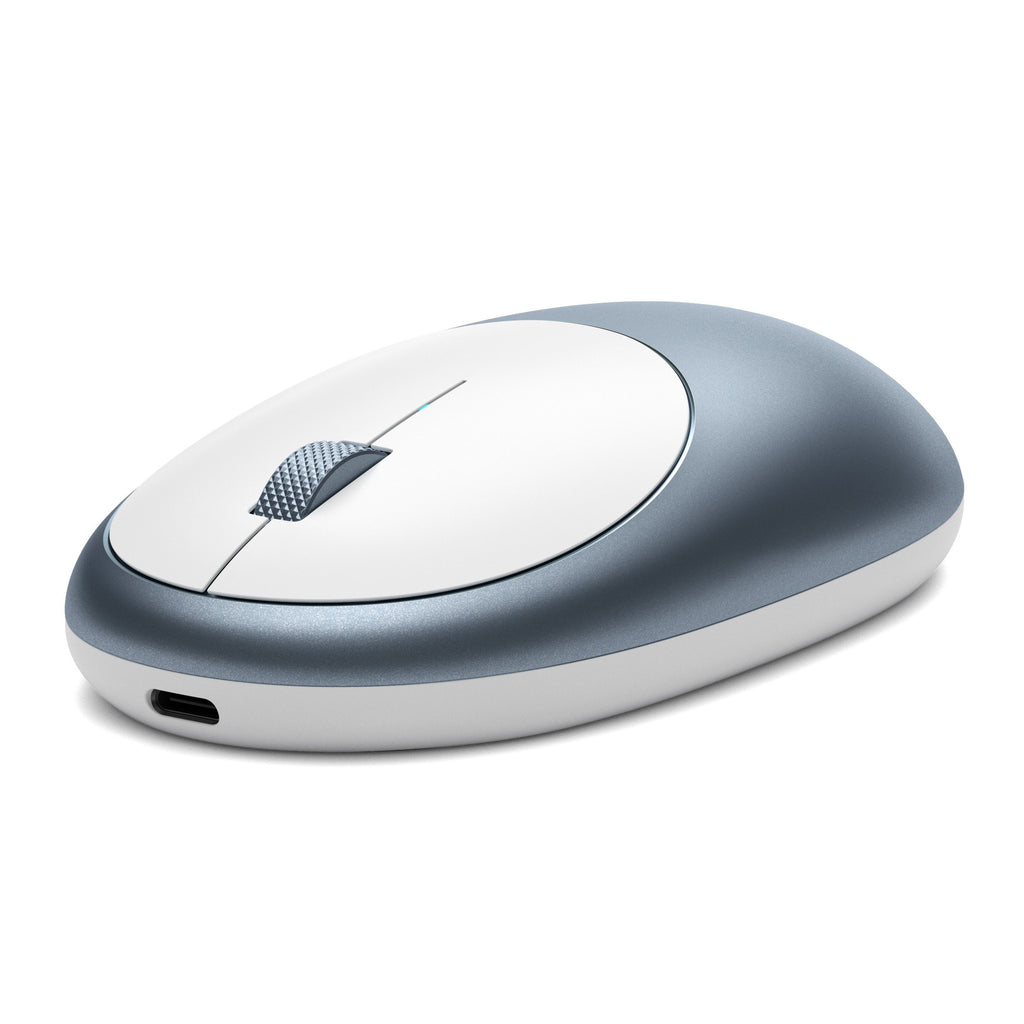 Eine moderne, kabellose Computermaus mit weiß-grauem Design, Scrollrad und Ladeanschluss, vor weißem Hintergrund.