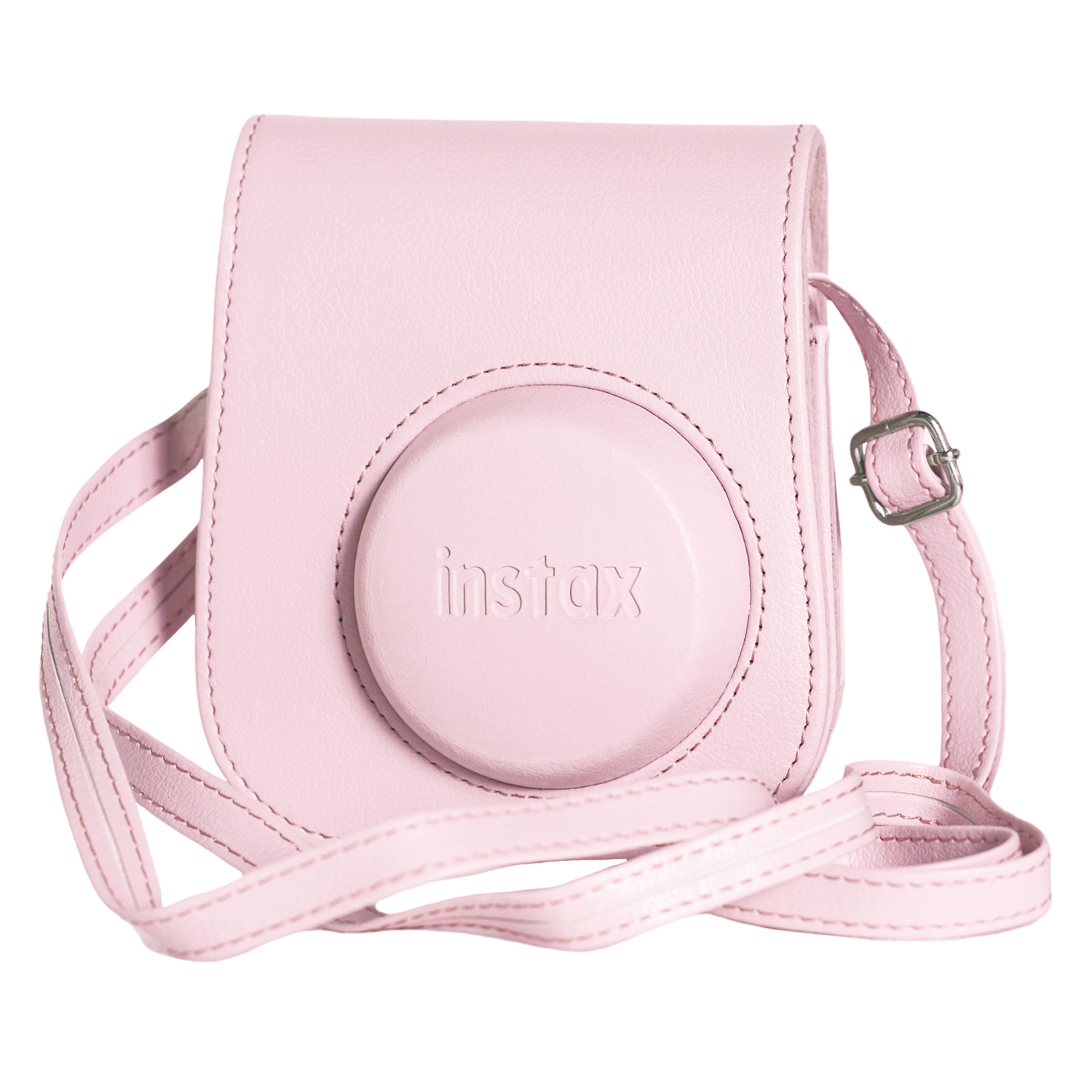 Omuz askılı açık pembe bir Instax kamera çantası. Çantanın 'instax' kabartmalı dairesel bir önü var. Gümüş bir toka görülüyor.
