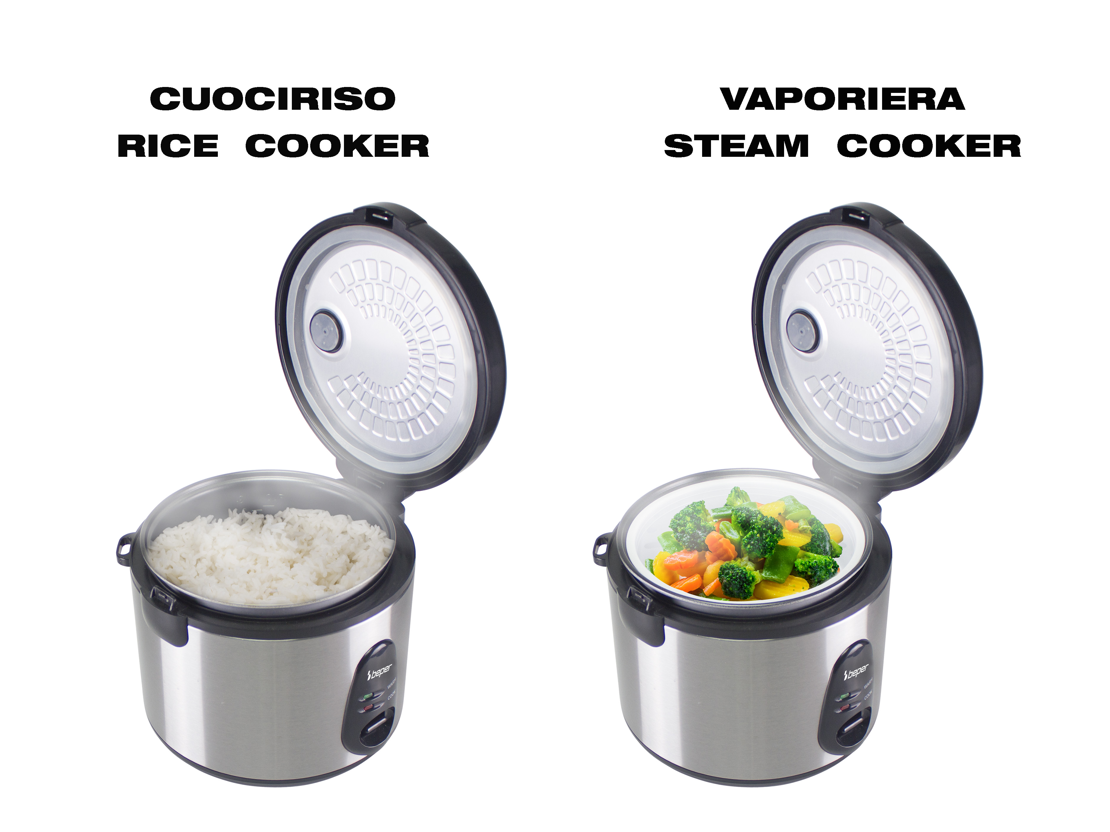 Due cuociriso, uno con riso e l'altro con verdure. Entrambi hanno coperchi aperti.