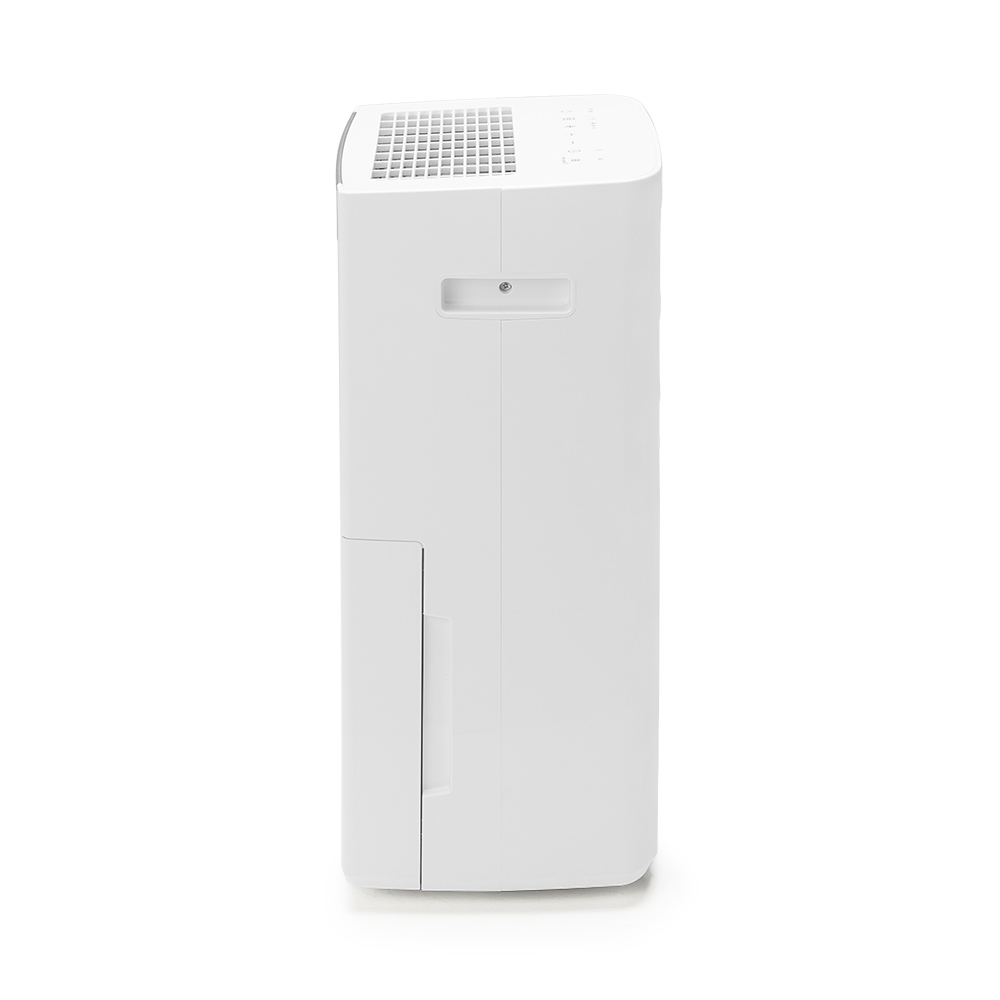 Se muestra un purificador de aire blanco, desde un ángulo alto. Tiene una ventilación en la parte superior, una manija y una puerta en la parte inferior. El fondo es blanco.