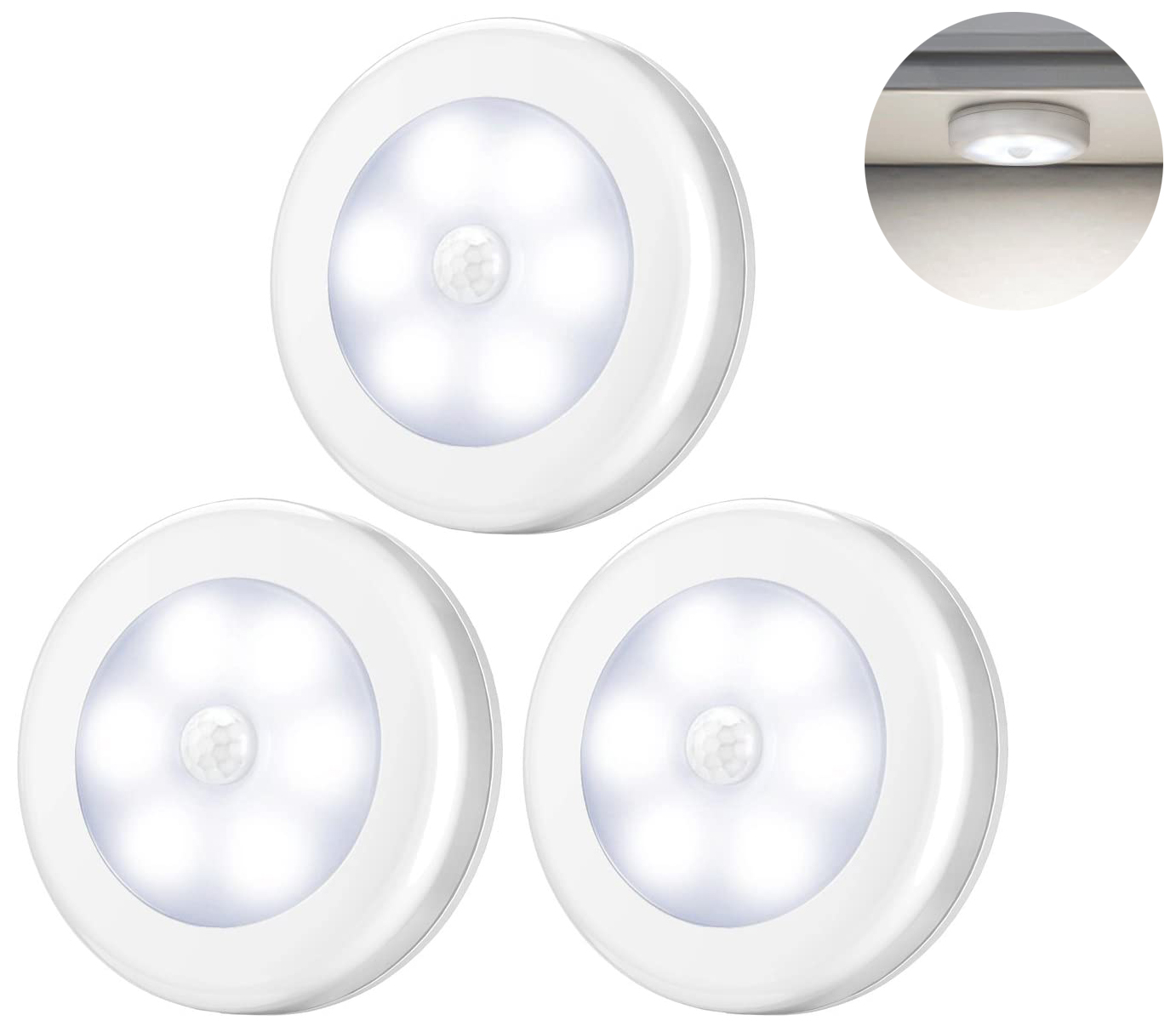 Drei weiße LED-Puck-Leuchten. Jede hat einen zentralen Sensor und gibt helles Licht ab. Ein kleiner Einsatz zeigt eine unter einer Oberfläche installiert.