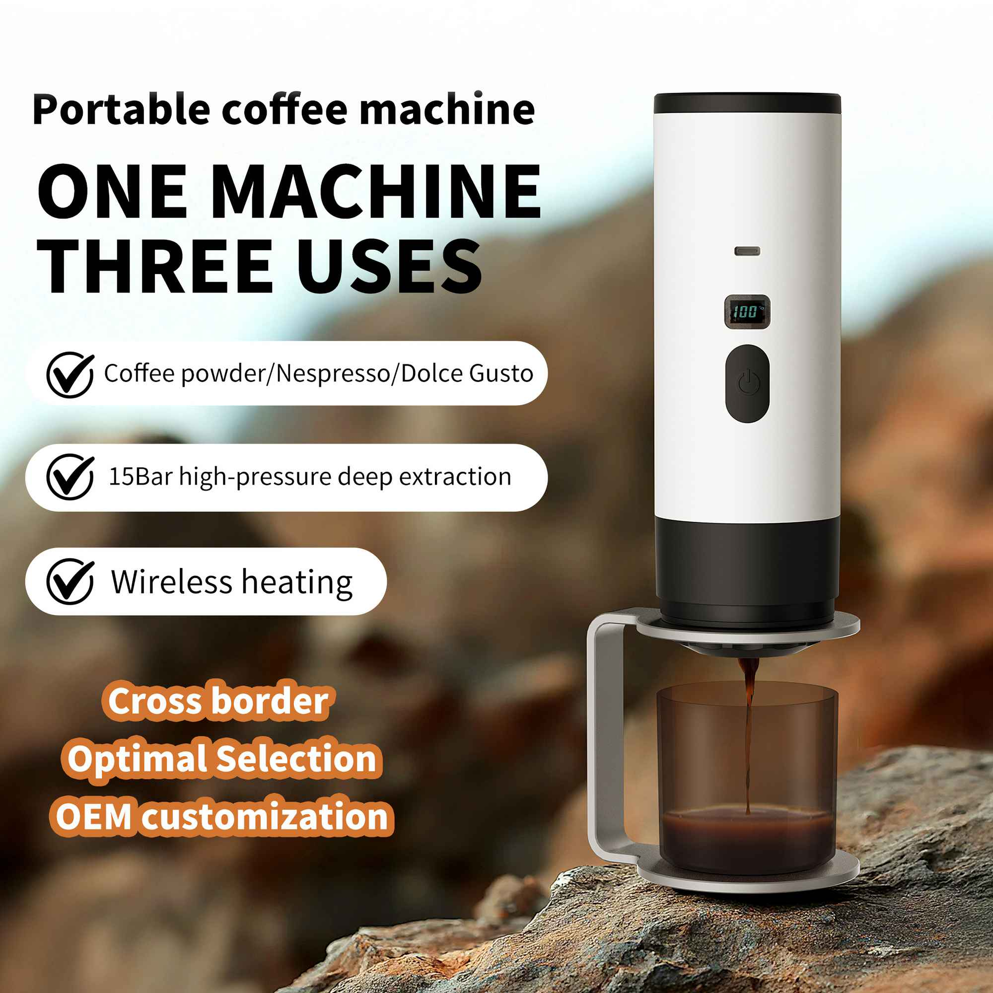 Tragbare weiße Kaffeemaschine mit schwarzen Akzenten, die Kaffee in ein Glas brüht. Text enthält 'Eine Maschine, drei Anwendungen'.