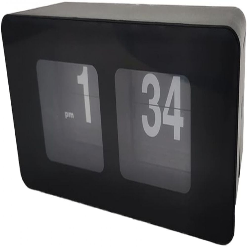 Eine schwarze Klappuhr zeigt 1:34 Uhr an. Die Zahlen sind weiß auf grauem Hintergrund. Die Uhr ist rechteckig.