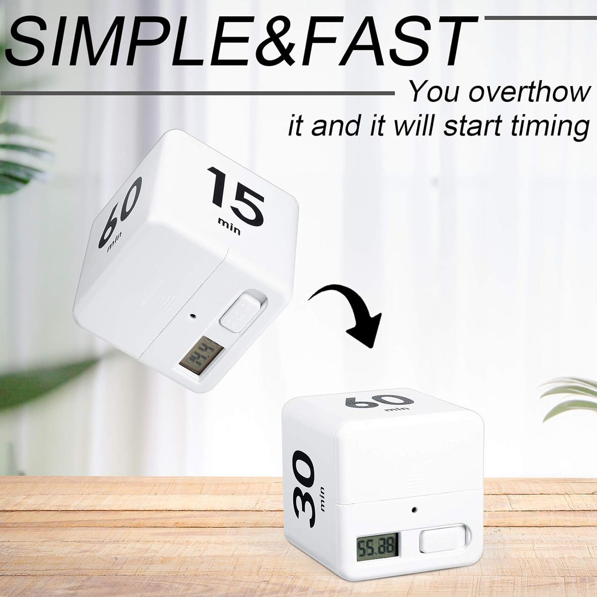 Weiße Würfel-Timer mit schwarzen Zahlen 15, 30 und 60. LCD-Anzeigen zeigen die Zeit. Szene umfasst Holzoberfläche und Text: Simple & Fast.