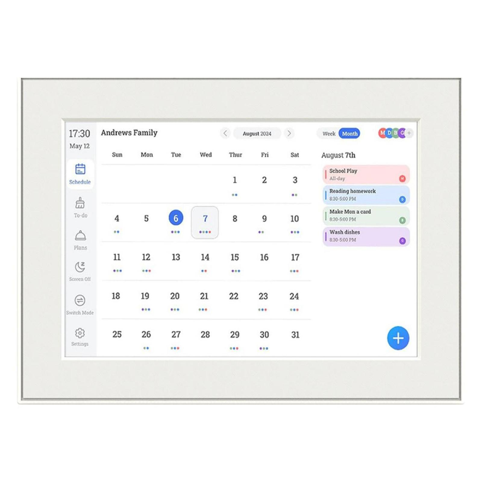 Digitaler Kalender zeigt August 2024. Termine wie 'Schulspiel', 'Hausaufgaben lesen' und 'Abwaschen' werden angezeigt.