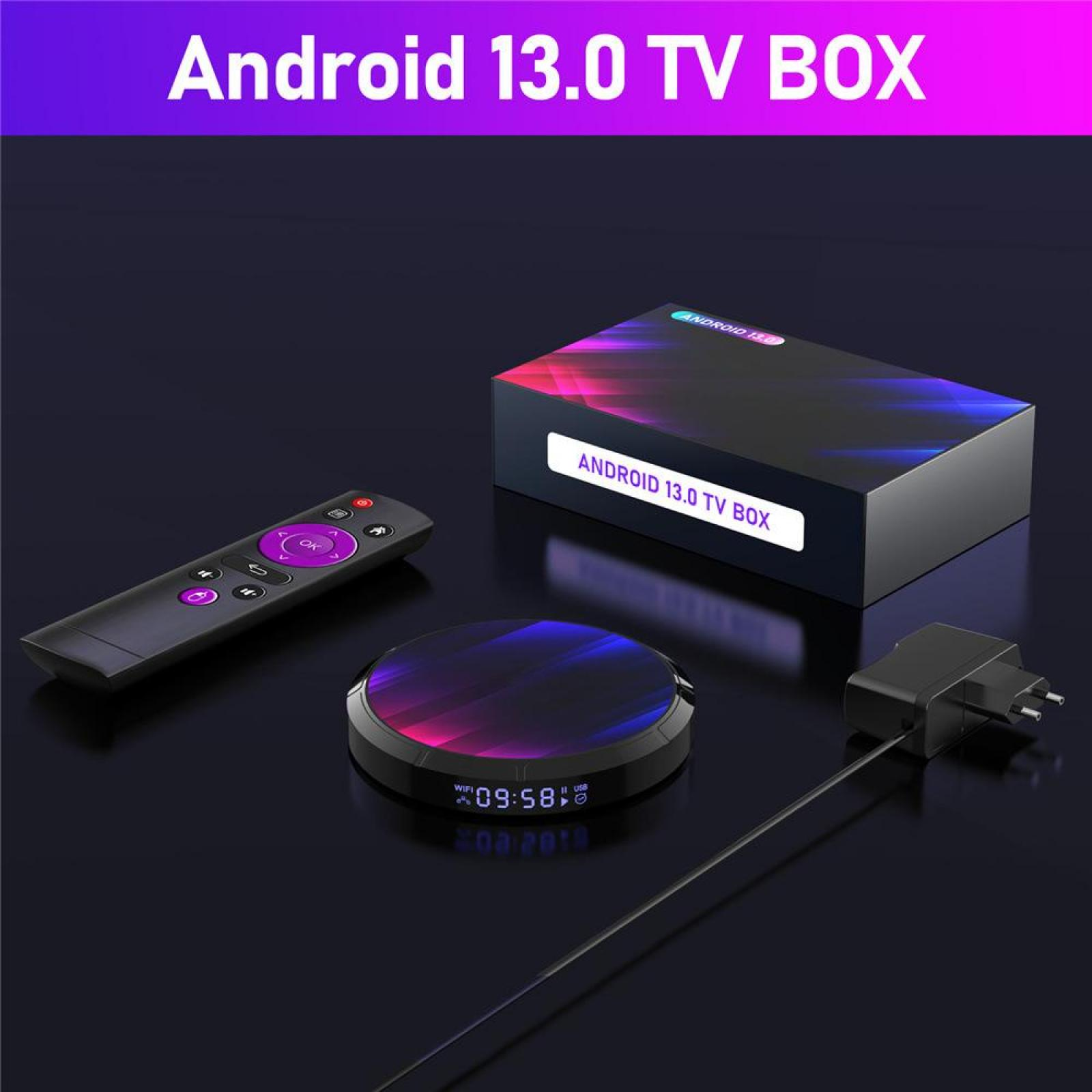 Ein Android 13.0 TV-Box-Setup, einschließlich Box, Fernbedienung und Gerät. Digitale Uhr zeigt 09:58. Der Hintergrund ist dunkel.