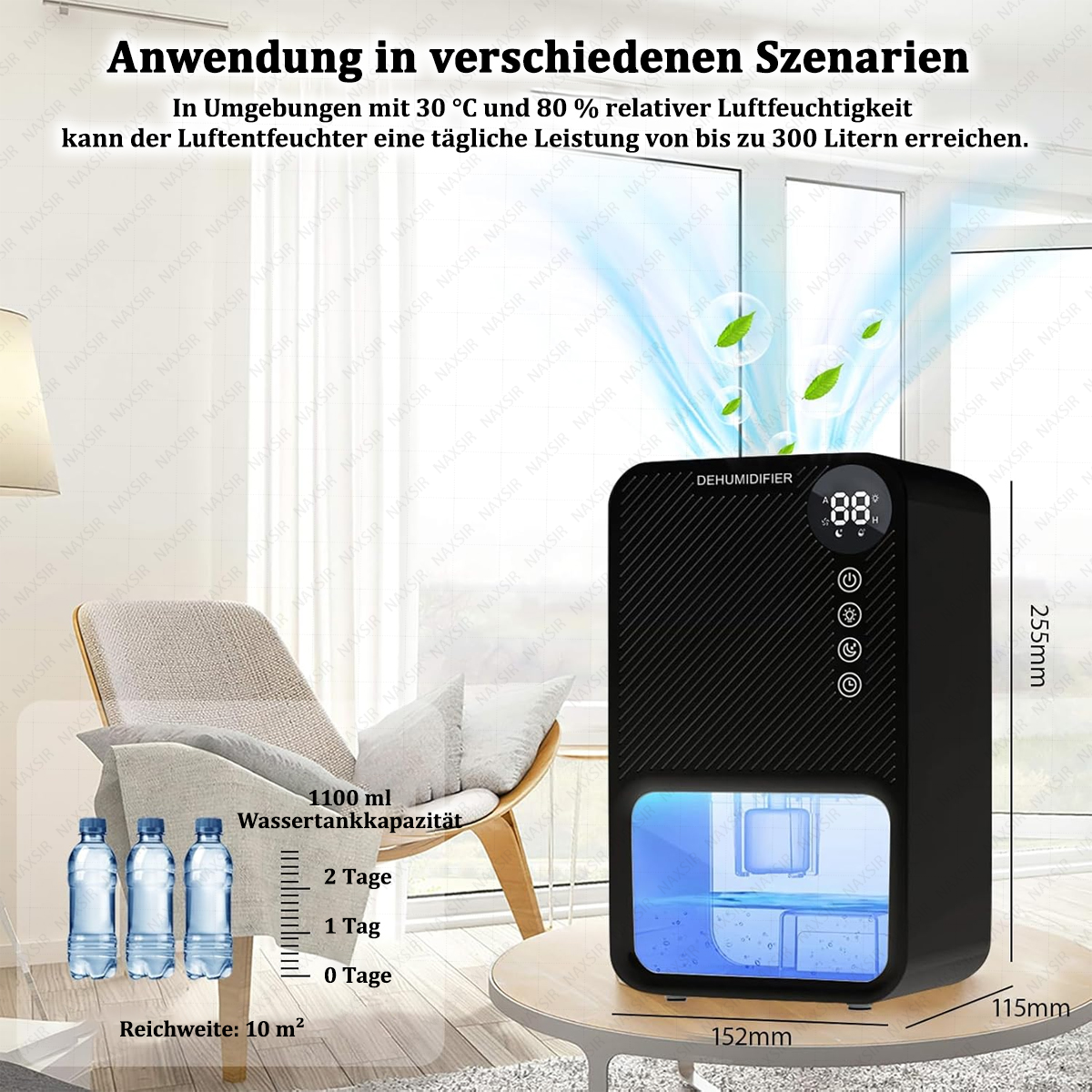 Schwarzer Luftentfeuchter auf Tisch, mit Wasserflaschen und Text über Funktionen und Leistung.