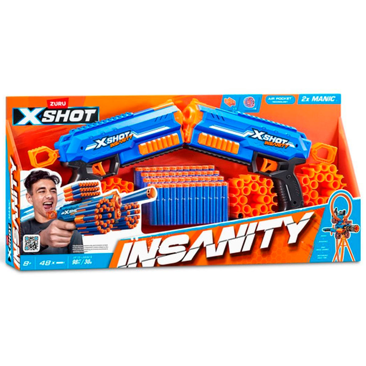 Caja de pistolas de juguete XSHOT INSANITY con munición, con un hombre sosteniendo una. Predominan los colores azul y naranja.