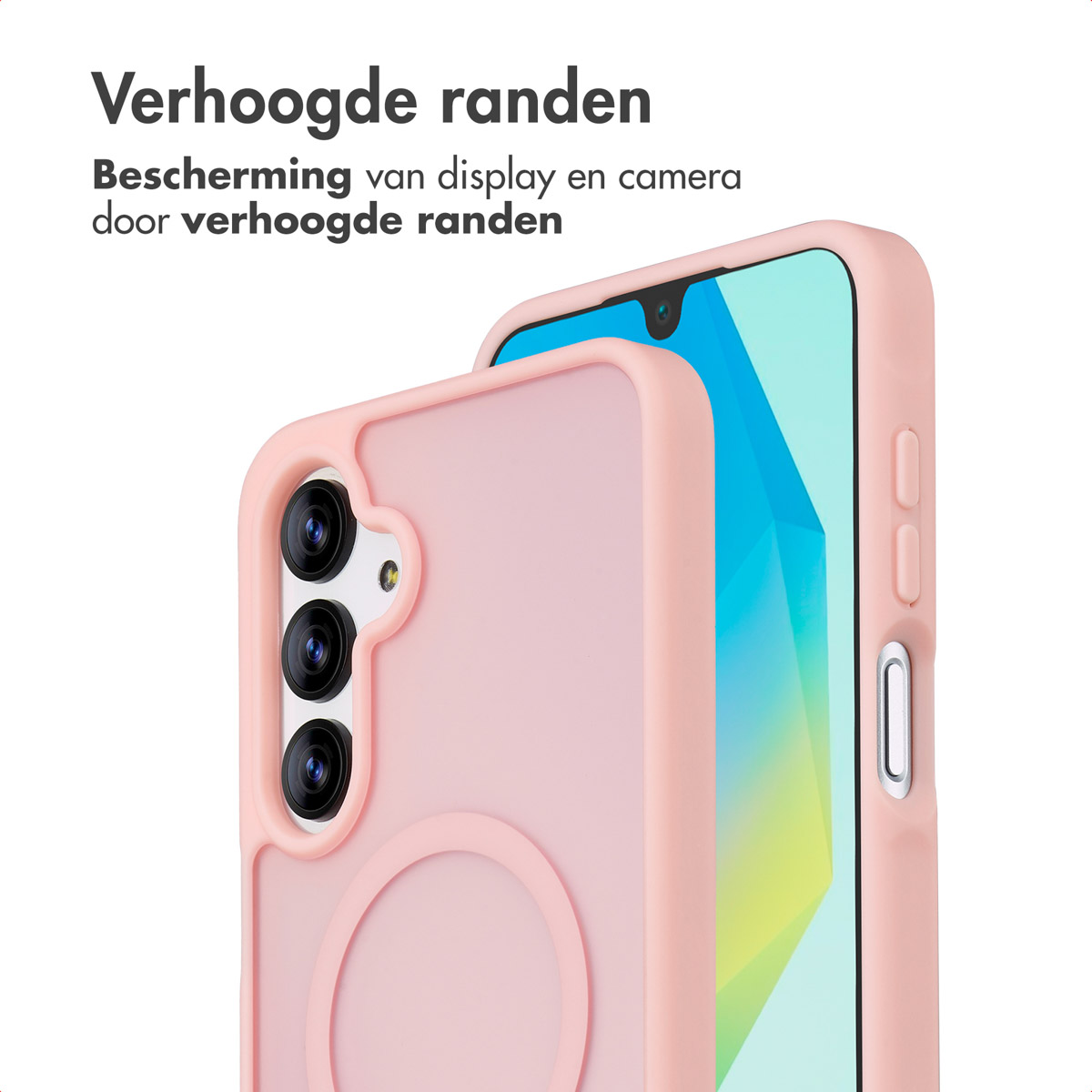 È mostrata una custodia rosa per telefono con un telefono all'interno. La custodia ha bordi rialzati e un ritaglio per la fotocamera. Testo in olandese.