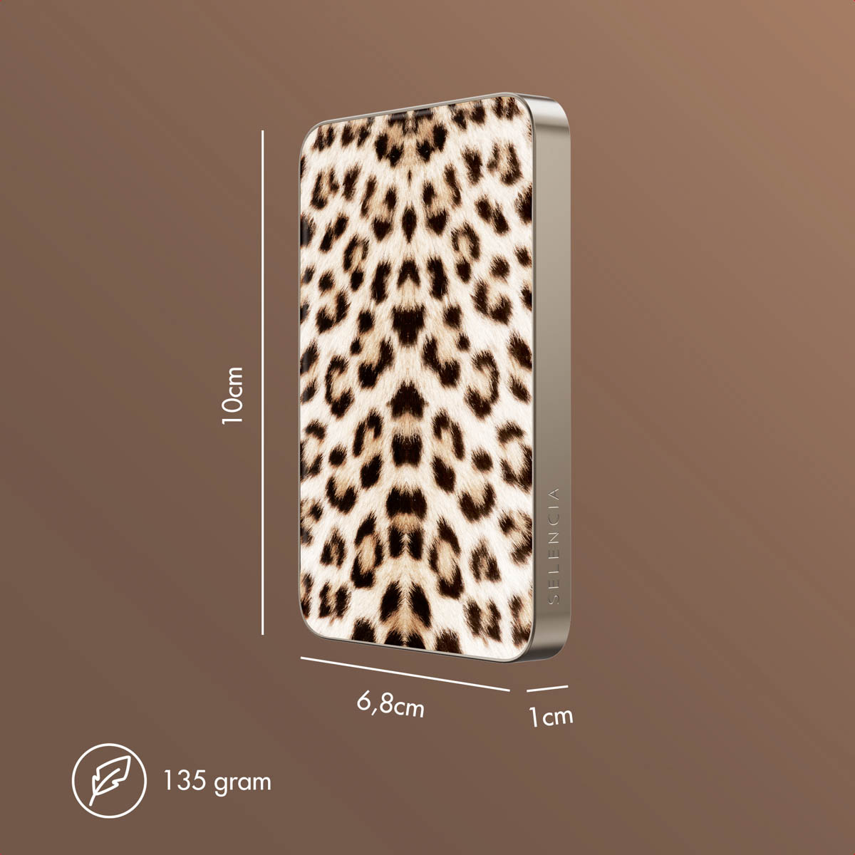 Een rechthoesje met luipaardprint. Afmetingen: 10 cm x 6,8 cm x 1 cm. Gewicht: 135 gram.