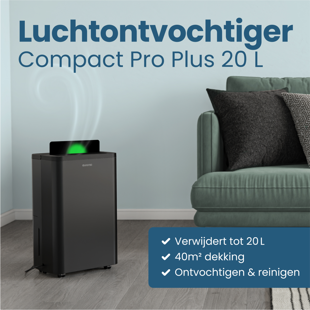 Ein schwarzer Luftentfeuchter mit grünem Licht. Oben steht 'Luchtontvochtiger Compact Pro Plus 20 L'. Im Hintergrund ein Sofa.