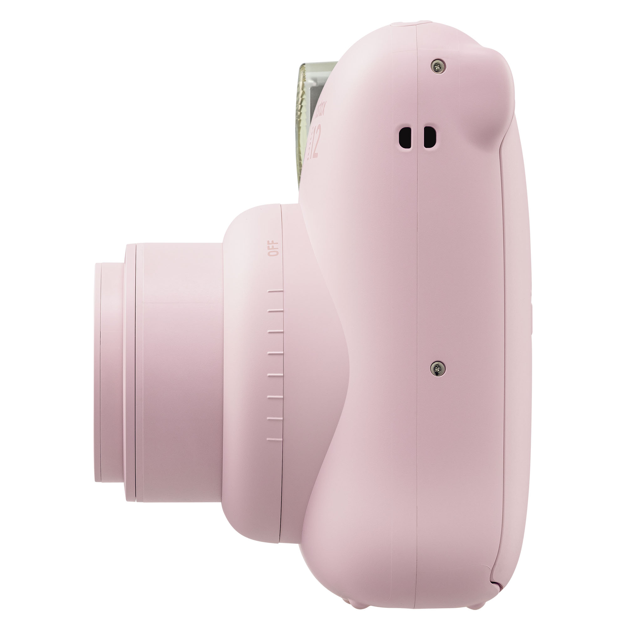 Pembe Instax Mini 12 kameranın yan görünümü. Lens solda, gövde pürüzsüz, yuvarlak bir tasarıma sahip.