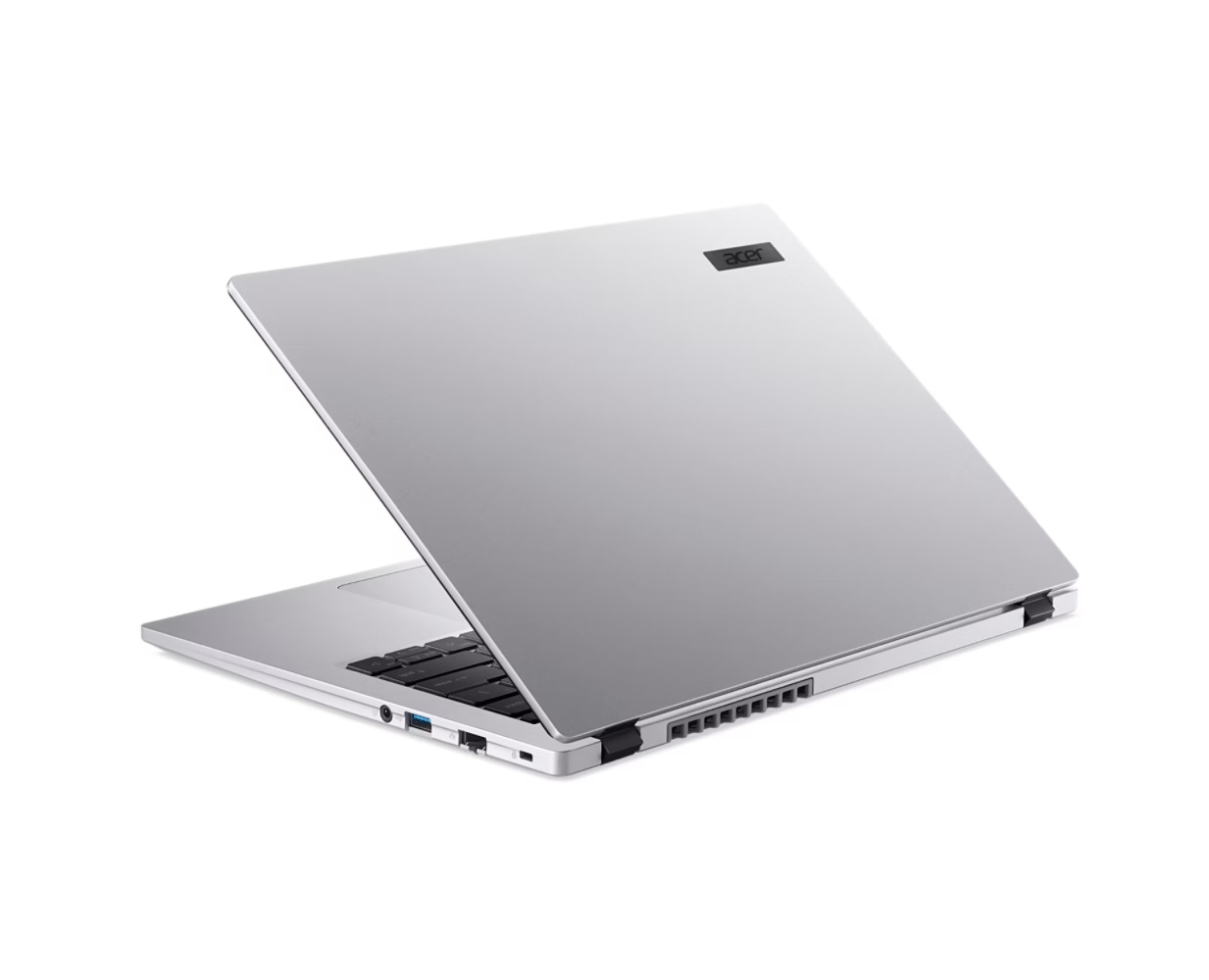 Laptop Acer argentato leggermente aperto su sfondo bianco. Tastiera nera visibile, logo Acer sul coperchio.