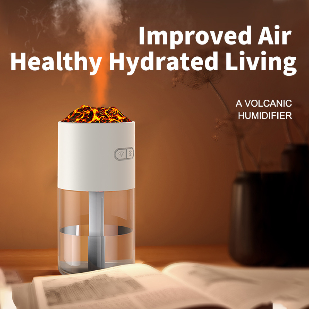 Ein weißer und transparenter Luftbefeuchter mit lavaartiger Oberseite. Text lautet 'Improved Air Healthy Hydrated Living'. Ein Buch und eine Vase sind im Hintergrund.