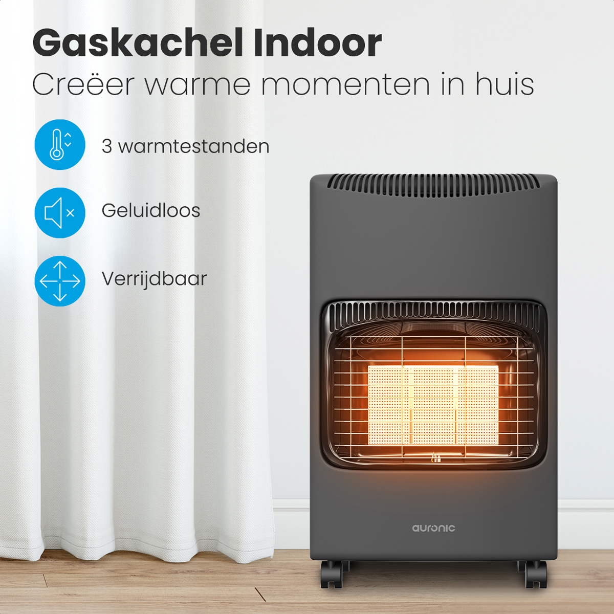 Een donkergrijze gaskachel met een oranje vlam staat op een houten vloer, dichtbij een wit gordijn.