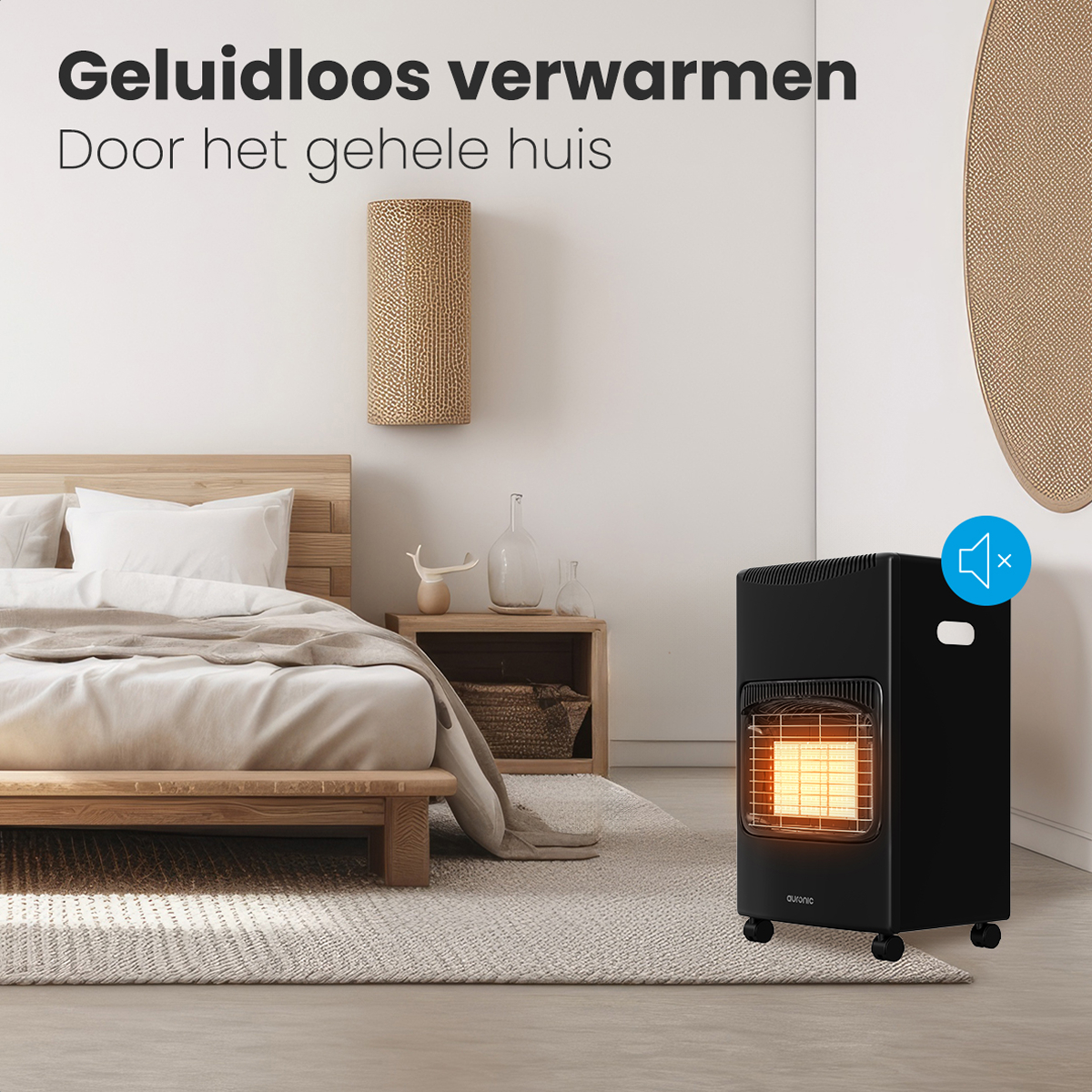 Een slaapkamer laat een zwarte kachel op wielen zien. Een bed staat links. Een vloerkleed bedekt de vloer. De muur heeft een decoratief item.