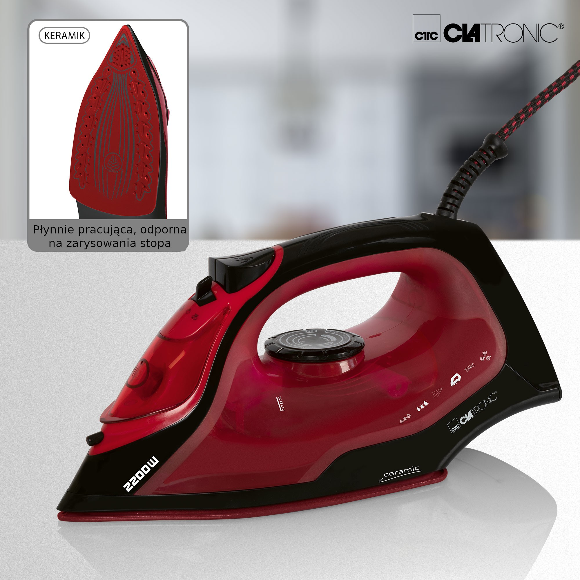 Czerwono-czarne żelazko ceramiczne z czarnym przewodem. Posiada szczegółową płytę grzejną i markę Clatronic.