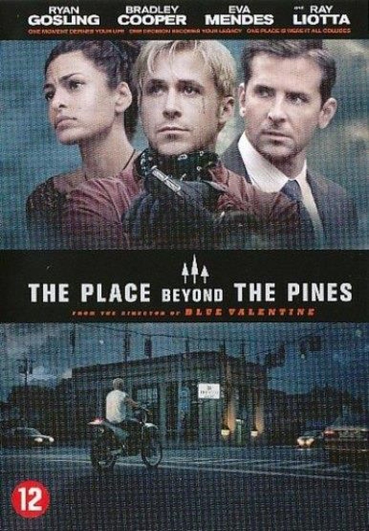 Filmposter voor 'The Place Beyond the Pines'. Met Ryan Gosling, Bradley Cooper en Eva Mendes. Scène van een man op een motor.