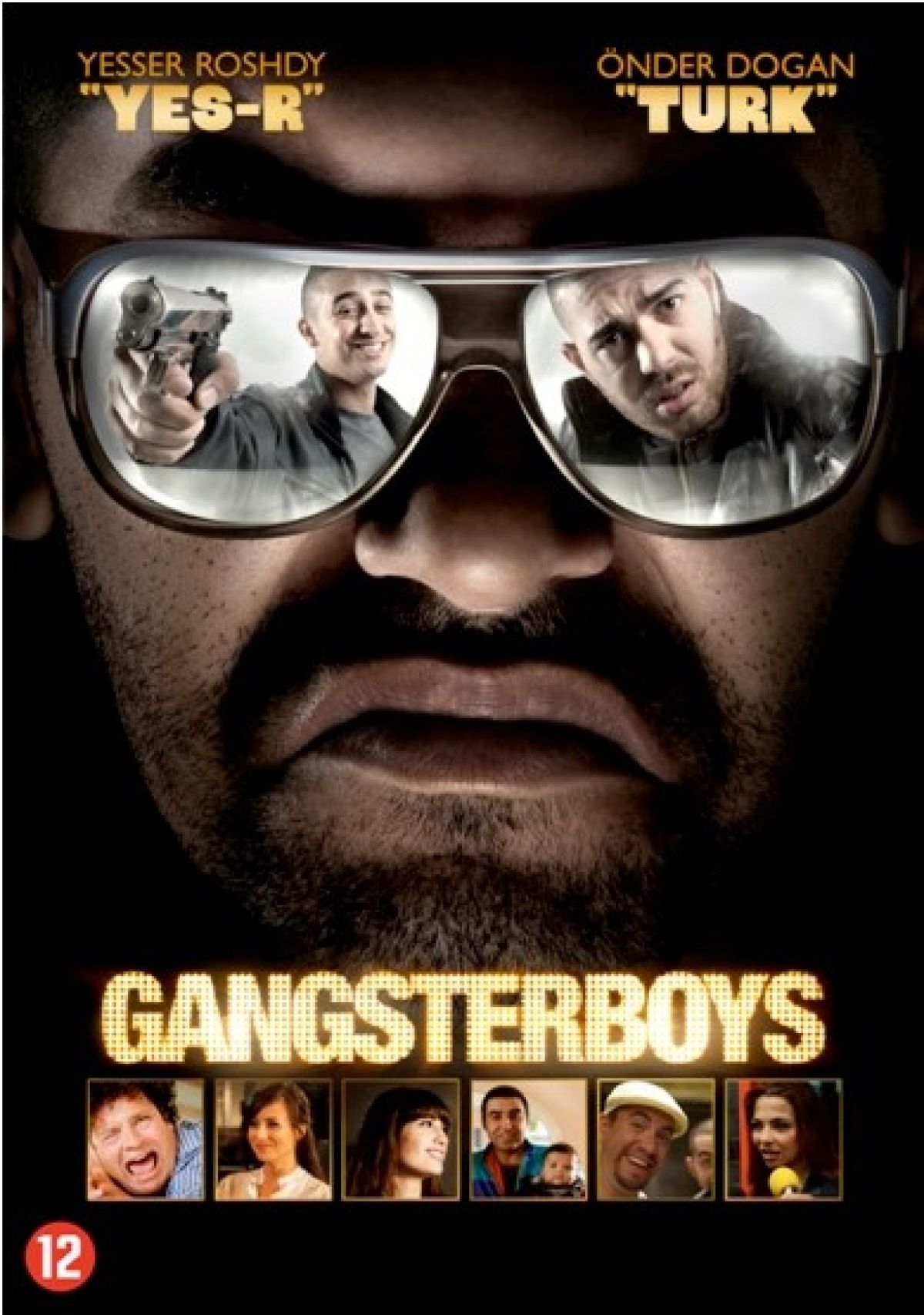 Poster voor de film Gangsterboys. Zonnebril reflecteert twee mannen en een pistool. Gezichten van andere mensen in kleine foto's eronder.