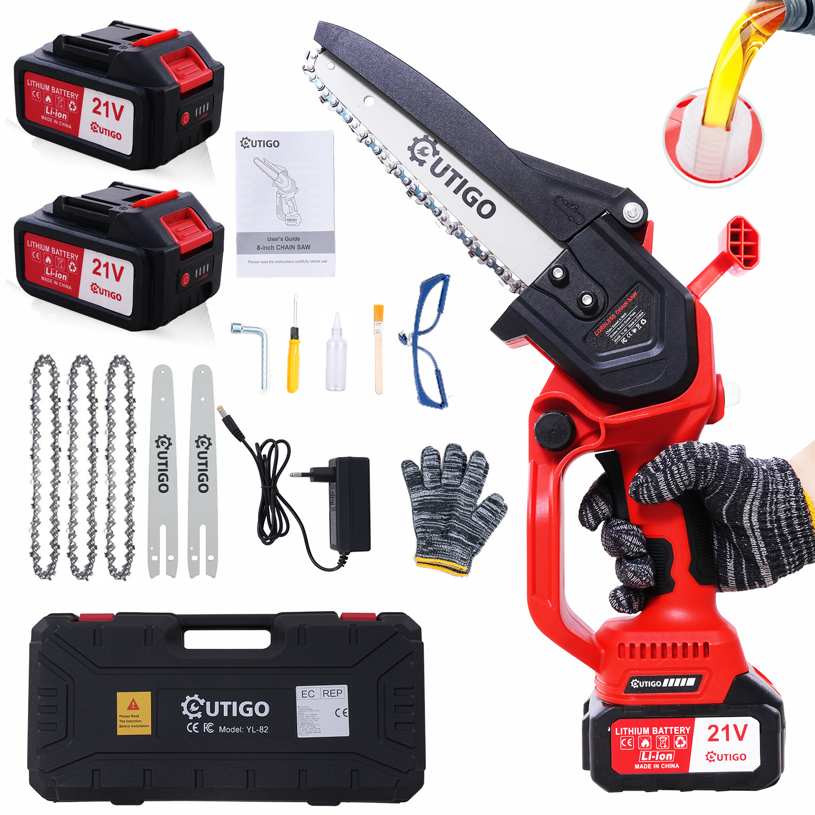 Un kit de motosierra inalámbrica roja y negra con accesorios, baterías y una funda, sobre fondo blanco.