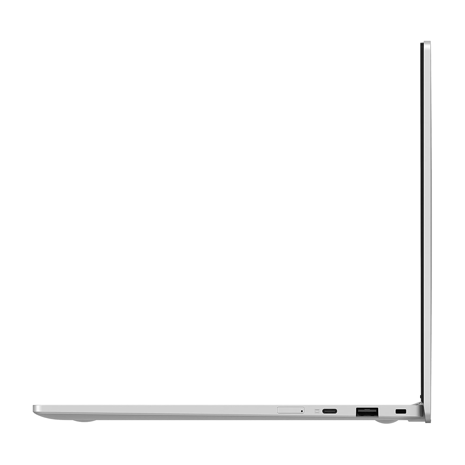 Vista lateral de un portátil plateado. Los puertos visibles incluyen USB, ranura para tarjetas SD y puerto de carga. La pantalla está abierta.