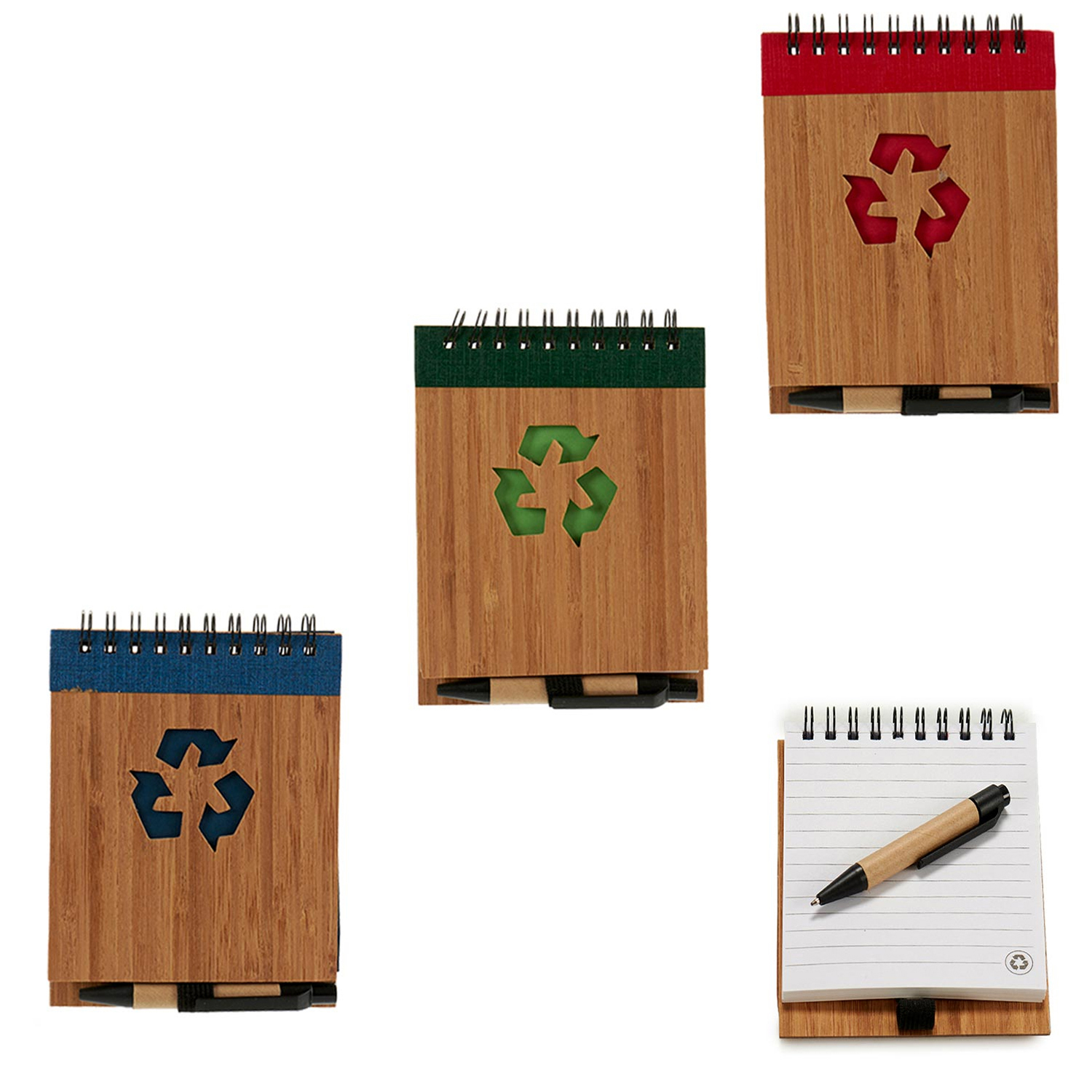 Cinco cuadernos de bambú con símbolos de reciclaje. Cada uno tiene un bolígrafo. Los cuadernos tienen tapas rojas, verdes o azules. Un cuaderno está abierto.