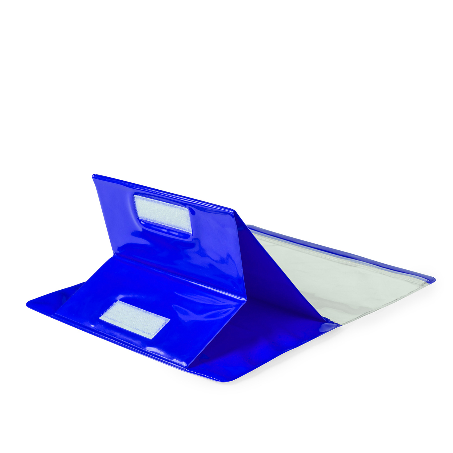 Un portadocumentos azul, abierto y plegable con velcro blanco. Está sobre un fondo blanco. El soporte es brillante.